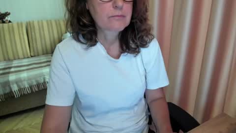Lauraoven1 online show from 24, 7, 2026