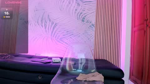 Laura online show from 28, 12, 2024