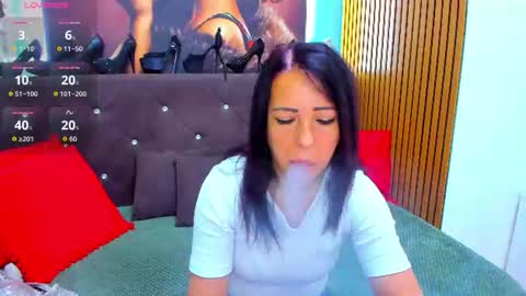Snapshot of laurasinfull chatting on 2, 7, 2026 Laura online show from 2, 7, 2026