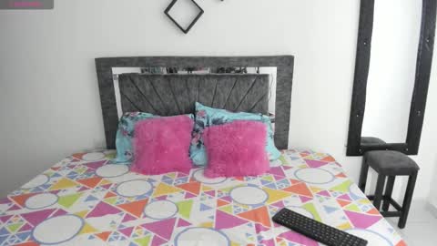 laurasofia01 online show from 6, 11, 2025