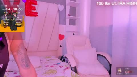 Laurem online show from 6, 3, 2025