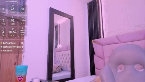 Laurem online show from 17, 9, 2025