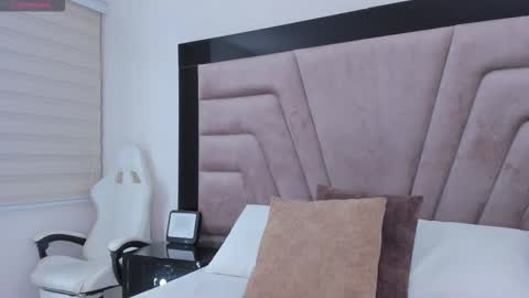 laurenclark1 online show from 3, 3, 2026