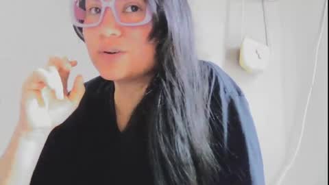 Snapshot of laurengirls1 chatting on 8, 5, 2026 onlyfan laureng7 - 7 laureng2 online show from 8, 5, 2026