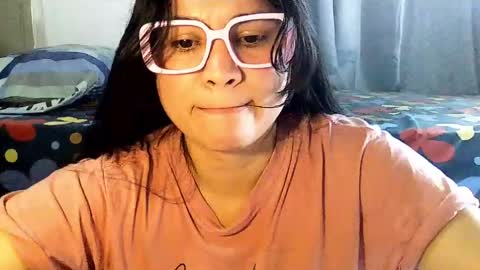 Snapshot of laurengirls1 chatting on 26, 5, 2026 onlyfan laureng7 - 7 laureng2 online show from 26, 5, 2026