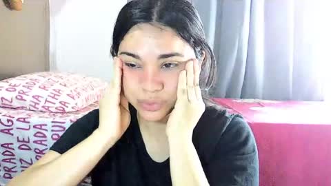 Snapshot of laurengirls1 chatting on 3, 6, 2026 onlyfan laureng7 - 7 laureng2 online show from 3, 6, 2026