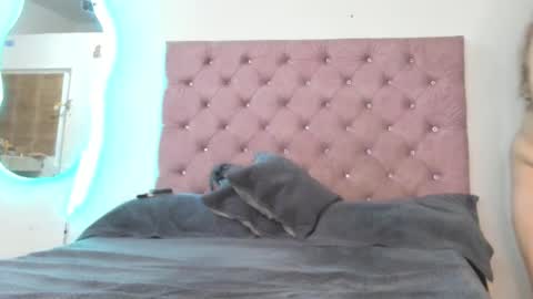 Snapshot of laurenlaine99 chatting on 27, 9, 2025 laurenlaine online show from 27, 9, 2025