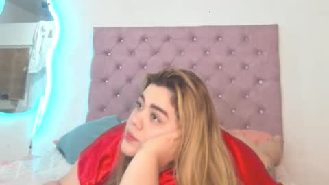 Snapshot of laurenlaine99 chatting on 15, 10, 2025 laurenlaine online show from 15, 10, 2025