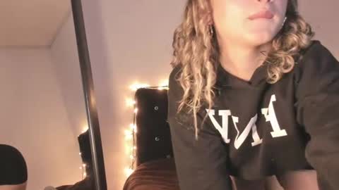 laurenn_111 online show from 14, 6, 2026