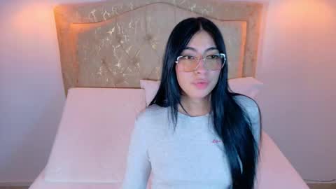 laurenn_smitth online show from 30, 10, 2025