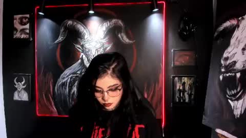 Snapshot of laurenrousexx chatting on 5, 7, 2026 LAUREN INDEPENDENT MODEL HELP ME REACH 100 LIKES PLS online show from 5, 7, 2026