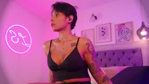 Snapshot of laurensaenz chatting on 12, 6, 2026 Lauren Saenz online show from 12, 6, 2026