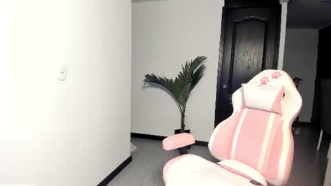 daniela angel     online show from 18, 7, 2026