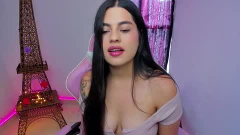 Snapshot of laurenth_foxy chatting on 6, 12, 2024 lau online show from 6, 12, 2024