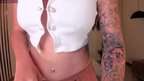 Snapshot of laurenturner_ chatting on 13, 9, 2025 Miss lauren online show from 13, 9, 2025