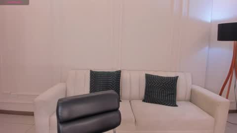 Snapshot of laurenturner_ chatting on 7, 10, 2025 Miss lauren online show from 7, 10, 2025