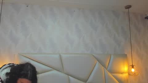 Laurent online show from 22, 11, 2025