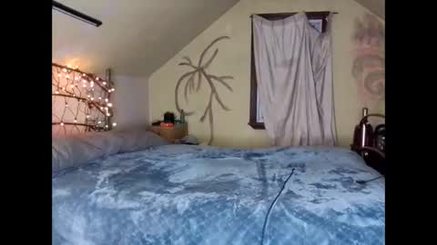 Lauren online show from 7, 3, 2025