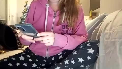 Snapshot of lauriehotxxx chatting on 12, 12, 2024 lauriehotxxx online show from 12, 12, 2024