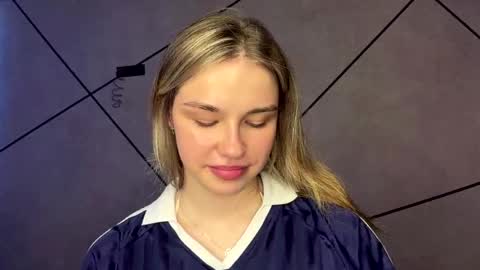 Snapshot of laurineleconey chatting on 8, 6, 2026 Bella online show from 8, 6, 2026