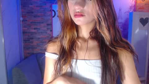 Snapshot of laurita_b chatting on 12, 12, 2024 Laurita  online show from 12, 12, 2024