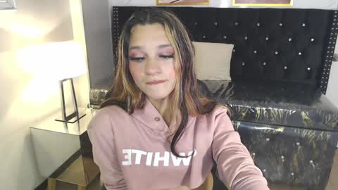 Snapshot of laurita_b chatting on 15, 1, 2025 Laurita  online show from 15, 1, 2025