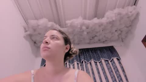 Lauu G online show from 9, 10, 2025