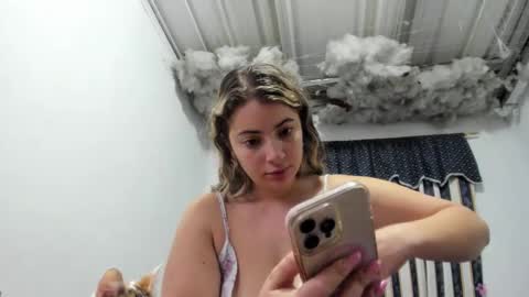 Snapshot of lauu_g chatting on 26, 5, 2026 Lauu G online show from 26, 5, 2026