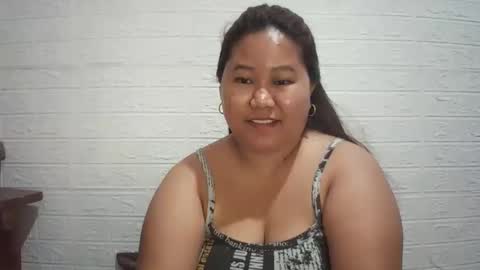 Snapshot of lavalyn214 chatting on 29, 4, 2026 lavalyn214 online show from 29, 4, 2026