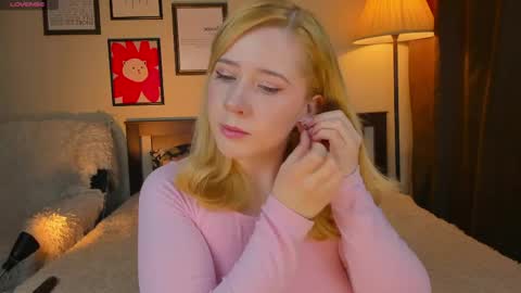 Snapshot of lavender_tender chatting on 9, 5, 2026 Lav online show from 9, 5, 2026
