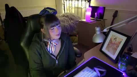 Lavenderrzz online show from 5, 11, 2025