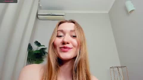 Snapshot of laviniahoutz chatting on 5, 7, 2026 Jane online show from 5, 7, 2026