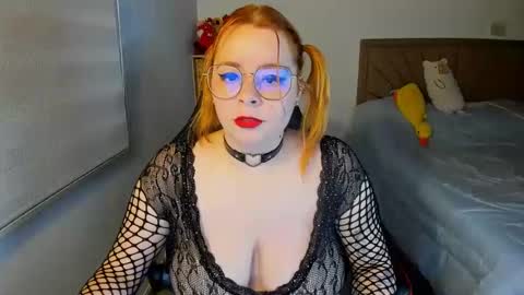 Snapshot of lay_lah chatting on 13, 9, 2025 laylaah online show from 13, 9, 2025