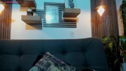 Layla online show from 14, 10, 2025