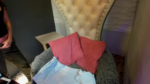 Layla online show from 31, 3, 2026