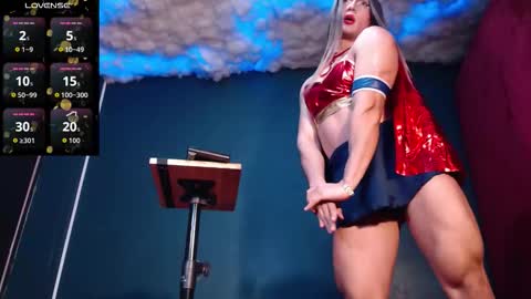 Layla   help me with your thumbs up its important  online show from 10, 10, 2025