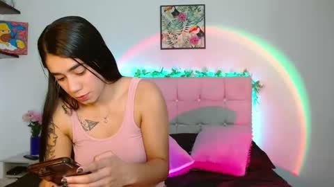 Lia and Rachel online show from 6, 11, 2025