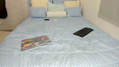 Layla Vanegas online show from 22, 1, 2025