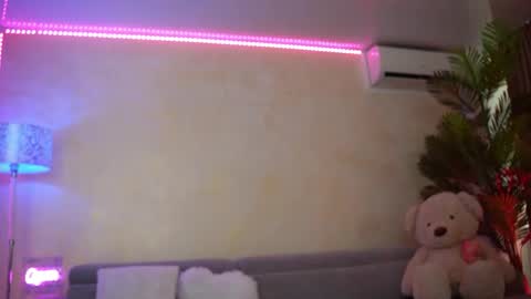 laylacruz online show from 27, 2, 2026