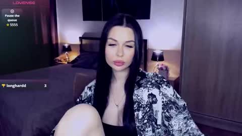 laylagreat online show from 1, 12, 2025