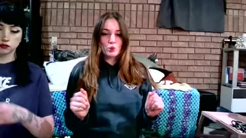 Snapshot of laylakills chatting on 20, 12, 2024 Layla Kills online show from 20, 12, 2024