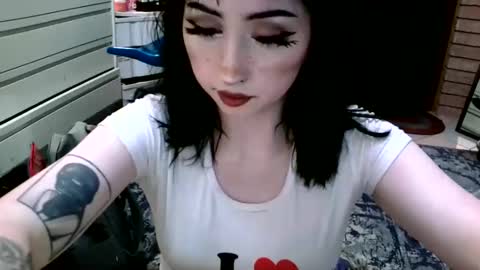 Snapshot of laylakills chatting on 12, 2, 2025 Layla Kills online show from 12, 2, 2025