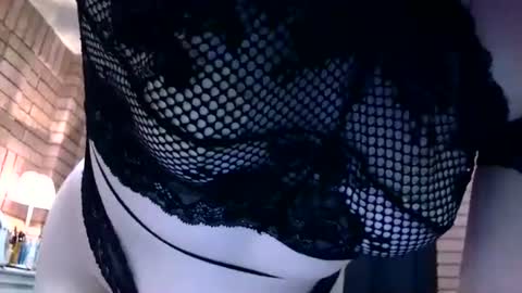 Snapshot of laylakills chatting on 28, 9, 2025 Layla Kills online show from 28, 9, 2025