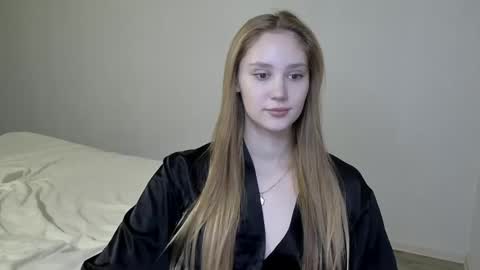 Snapshot of laylapretty001 chatting on 7, 1, 2025 LaylaPretty001 online show from 7, 1, 2025