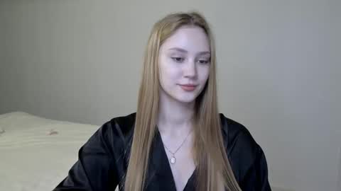 Snapshot of laylapretty001 chatting on 8, 1, 2025 LaylaPretty001 online show from 8, 1, 2025