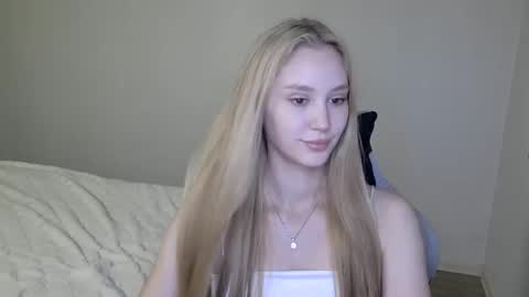 Snapshot of laylapretty001 chatting on 16, 10, 2025 LaylaPretty001 online show from 16, 10, 2025