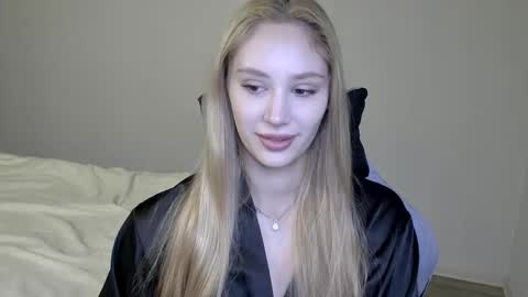 LaylaPretty001 online show from 23, 12, 2025