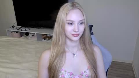 LaylaPretty001 online show from 17, 3, 2026