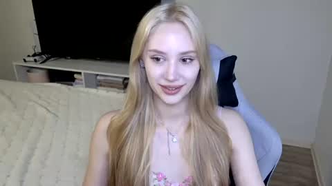 Snapshot of laylapretty001 chatting on 14, 7, 2026 LaylaPretty001 online show from 14, 7, 2026