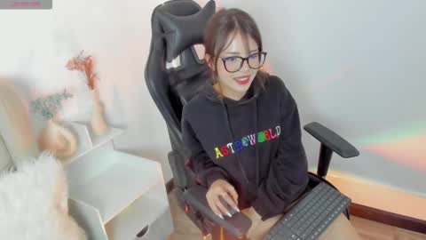 LAYLA online show from 8, 10, 2025